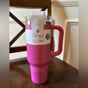 NWT Cirkul 40oz. All-Day StrawSip™ Tumbler Brink Bright Pink